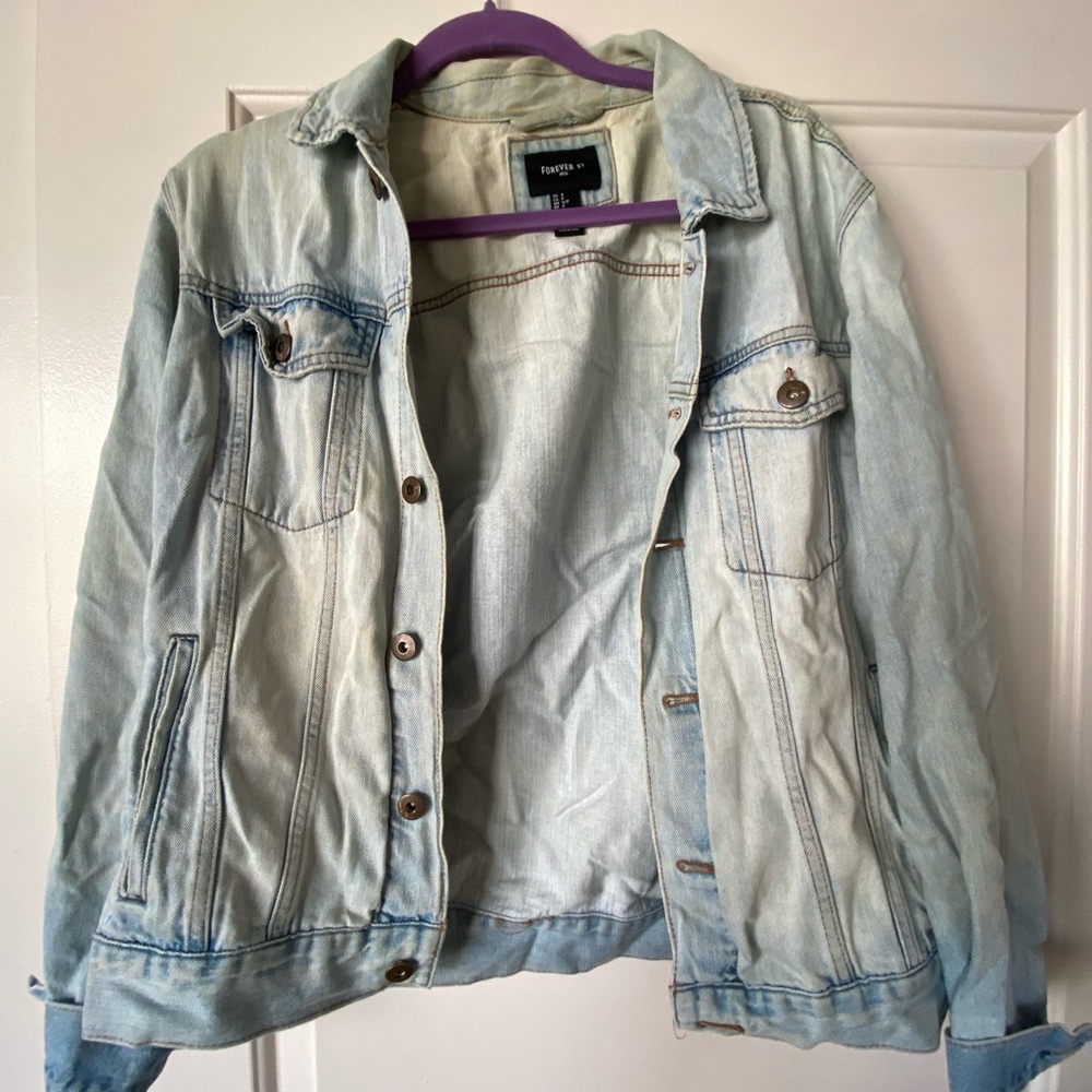 F21 light wash men’s denim jacket, size S